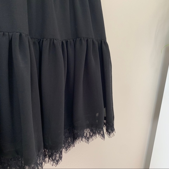 ✨3 for 15✨Adorable black skirt - Picture 3 of 5